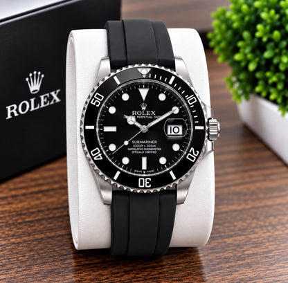 Luxury Green Dive Watch for Men – Silver-Tone Case, Green Dial & Rubber Strap